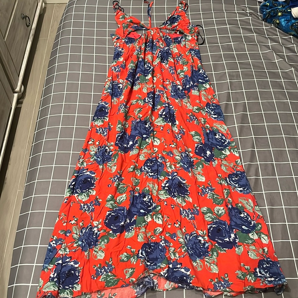 FOREVER 21 Red/Blue Floral print Maxi Dress. Cut out underneath the breast.